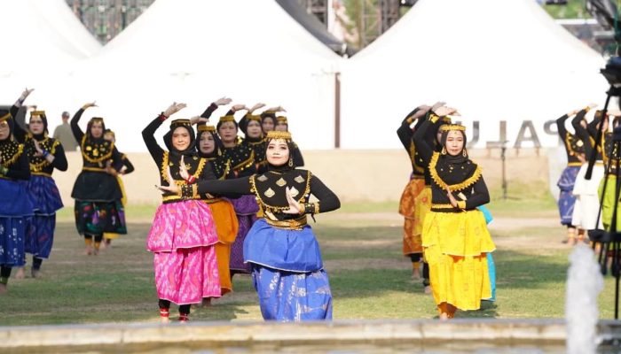 150 Emak-emak Palu Mama Menari Hipnotis Ribuan Warga di HUT ke-48 Kota Palu