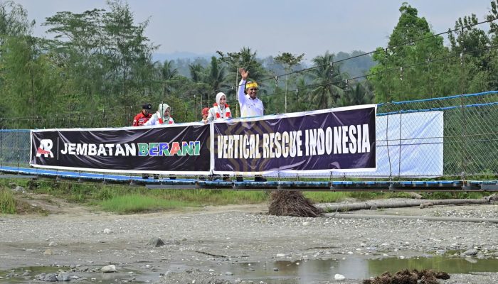 Resmikan Jembatan Berani di Banggai, Anwar Hafid Janji Perkuat hingga Permanen