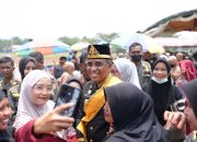 Aksi Humanis Anwar Hafid di HUT Buol ke-27, Tunda Sambutan demi Peserta Upacara dan Salurkan 5.000 Paket Sembako