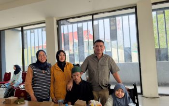 10 Pengusaha Difabel di Palu Terima Bantuan Kewirausahaan Rp5 Juta