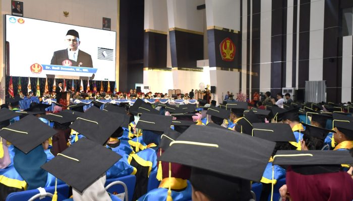 7 dari 10 Penolak Komposisi Senat Untad Hadiri Rapat Wisuda 139